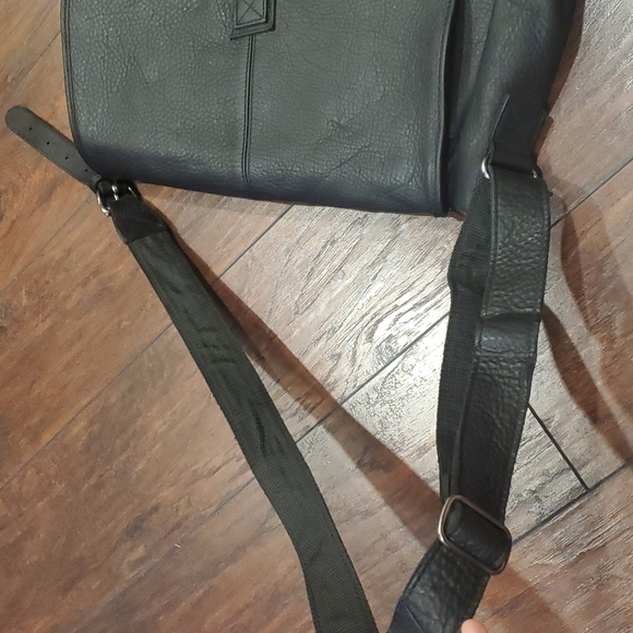 L.L.BEAN Mens breifcase messenger - Picture 14 of 16